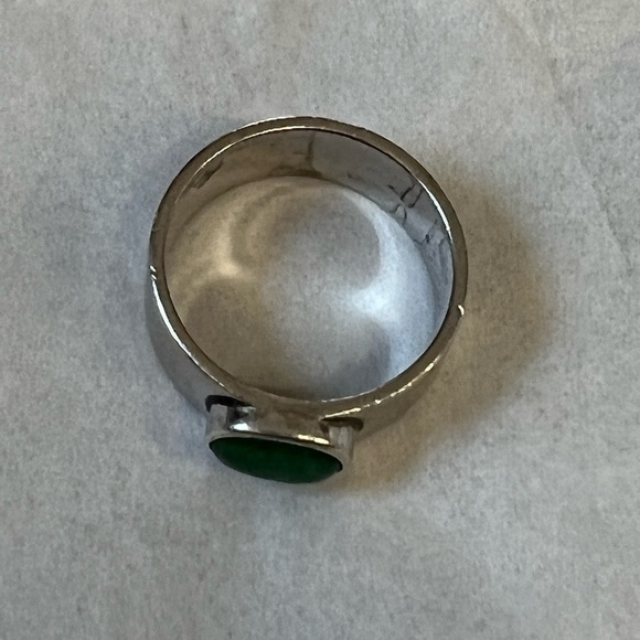 Burmese Jade Ring - Picture 4 of 15